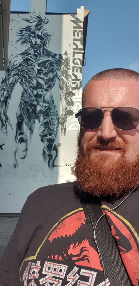 TheBigDaddyD1's tweet photo. Keep forgetting that this is still up in #Leeds, so made a little detour on the way to work today to get a photo!
#MetalGearSolid #RetroGaming #ILoveWorkingInLeeds #HashtagWanker @SlopesGameRoom @LarryBundyJr @Octav1usKitten @KimxxxJustice @ashens @1UPClubUK @MetalJesusRocks https://t.co/tUYwg1GW7x