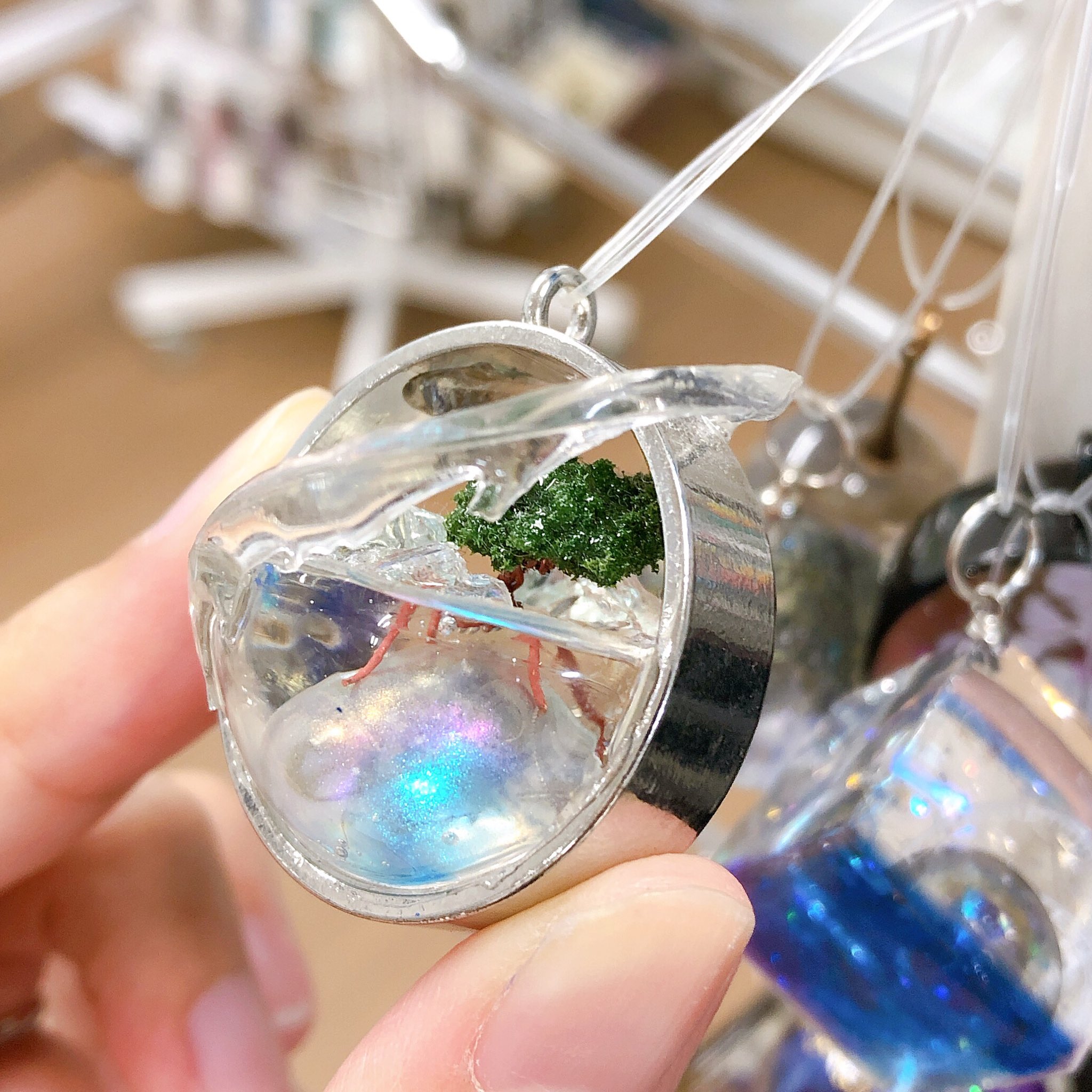 Ca東京 波紋のやすらぎ ご予約受付中 厚めの空枠を使えばこんな作品も 奥行きを出したり モスや鉱石を使ってテラリウム風作品にもなっちゃいます O レジン テラリウム 和雑貨 ファンタジー T Co Lwbpozszal Twitter Ca東京 波紋のやすらぎ ご予約受付中 厚めの空枠を使えばこんな作品も 奥行きを出したり モスや鉱石を使ってテラリウム風作品にもなっちゃいます O レジン テラリウム 和雑貨 ファンタジー T Co Lwbpozszal Twitter