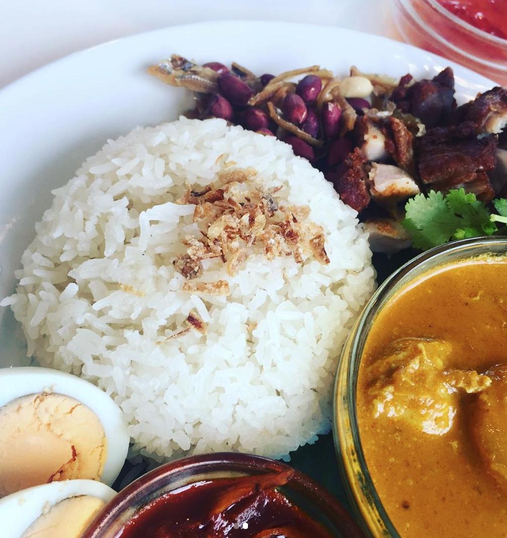 PPanasian's tweet photo. We take pride in using the freshest and highest quality ingredients across all our stores. Thank you @zileebilee for this close up of our fluffy Jasmine rice.

#pingpanasian #asianfeast #asianfood #papparichuk #papparich #PingCoombes #MasterChefRecipe #Selfridgesfood #Selfridges https://t.co/oJ5cHLK9eJ