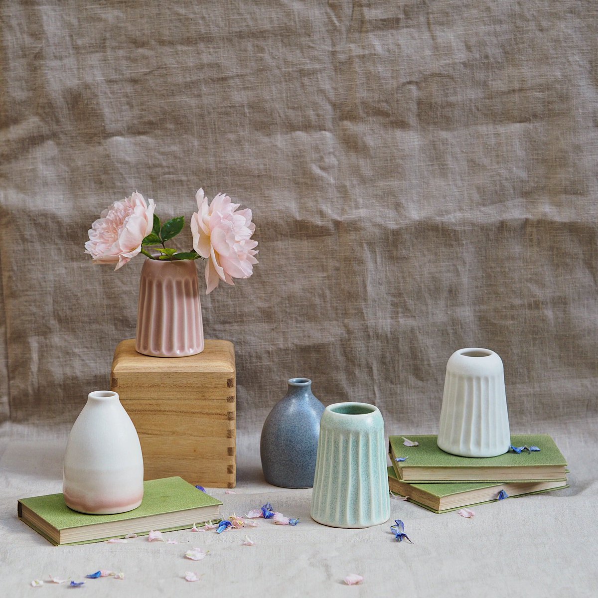 Ceramicmagpie's tweet photo. New stockist! So excited to drop my ice-cream coloured, pastel porcelain pots off at the beautiful and historic @BM_AG in their @bmag_shop as part of their new local makers focus. https://t.co/Tc8rUgHpqe