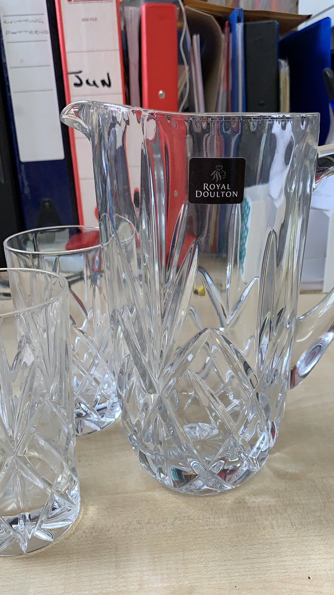 Royal Doulton crystal juice set for sale.
#crystals #ceramics #artisan #craft #Royals #ROYAL