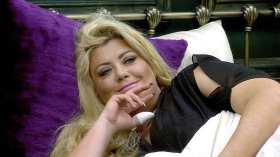 GemmaReacts's tweet photo. when you hear Netflix is upping their prices but then you remember its not your account and not your problem https://t.co/4mrEFQm7H7