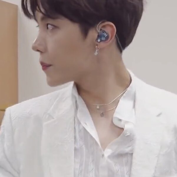mygperscna's tweet photo. his side profile..... wÖw https://t.co/Md4Cdq0QRB