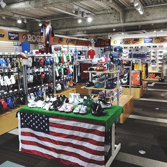 qbclubnews's tweet image. #qbclub #osaka #キュービィクラブ #アメフト専門店 #アメフト #アメフトショップ #usahttps://www.instagram.com/p/Bzz_ugWnbSv/