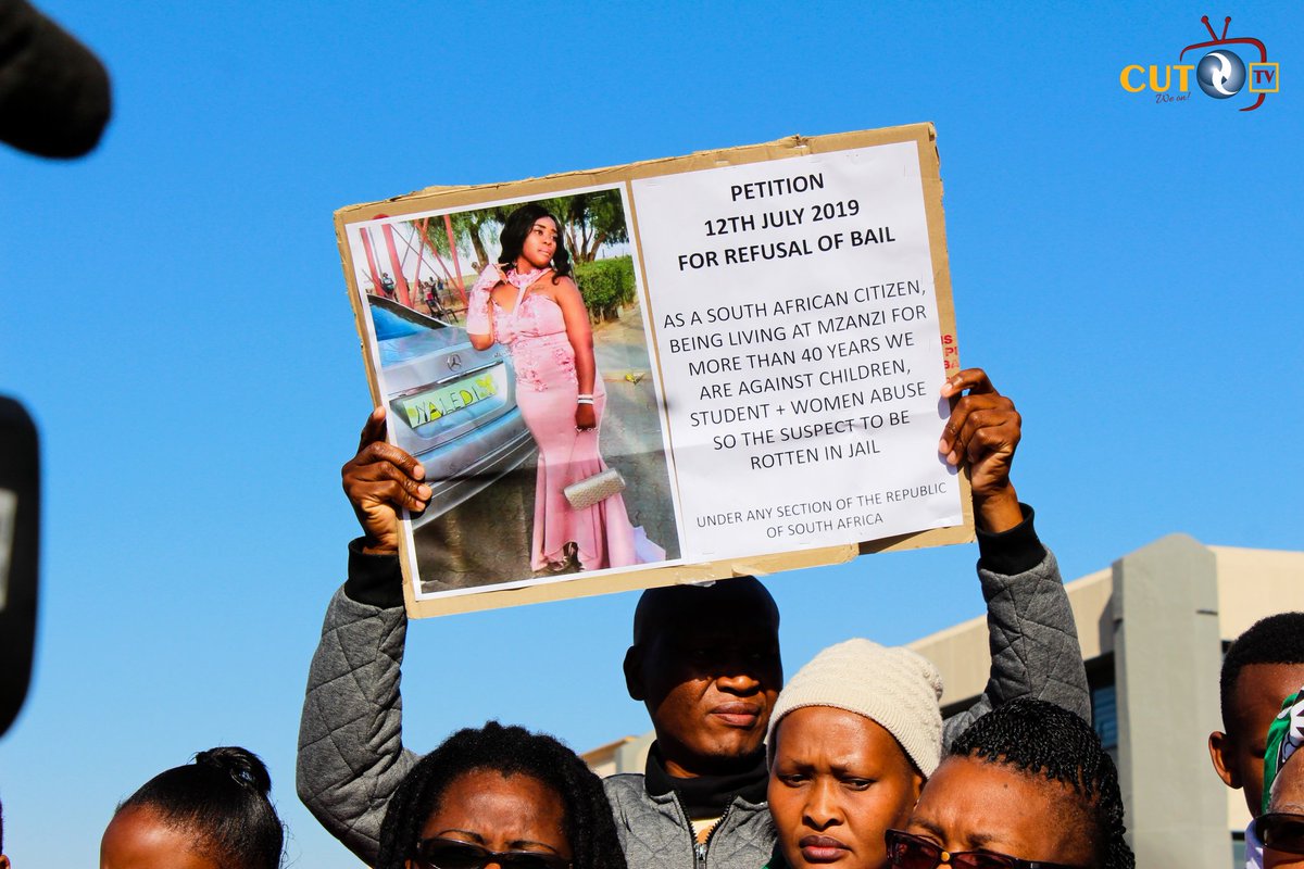 CUTTV_SA's tweet photo. Family of Naledi Lethoba is not really satisfied with the postponement of the case. The case is postponed to the 18th of July 2019.
The family of Naledi is also thankful for the support from the communities,students and different organizations.
#justicefornaledi
#justicefornaledi https://t.co/BLhaGwZhaz