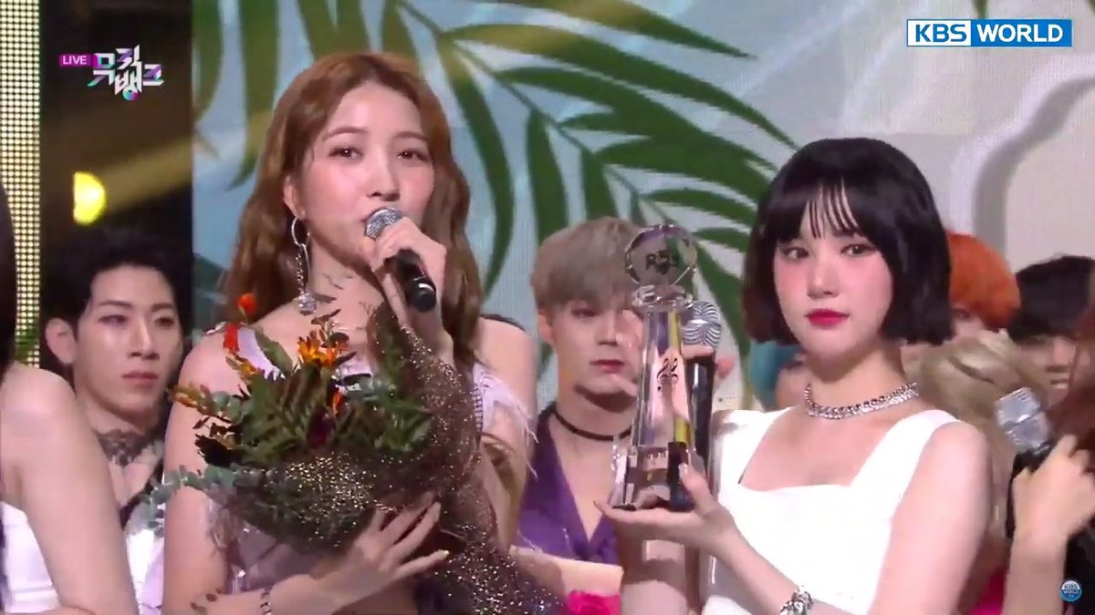 leelawadxx's tweet photo. #Fever4thWin 🏆🏆🏆🏆
#GFRIEND56thWin 🎉🎉👍👍👏👏
ดีใจด้วยนะเด็กๆ ❤❤❤❤❤❤
#소원 #Sowon
#여자친구 #GFRIEND https://t.co/H7GQ5rFEHp