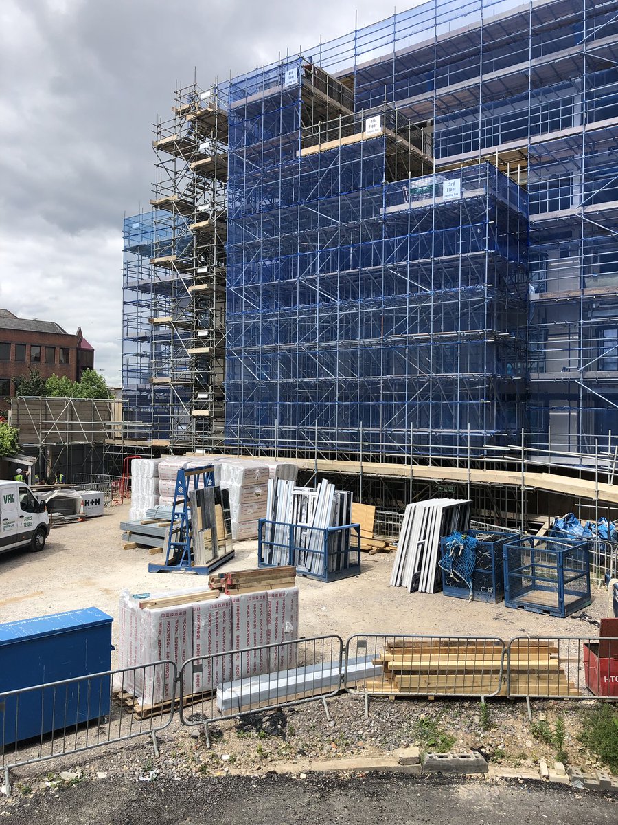 CalumWModplan's tweet photo. Fantastic to be able to see first hand our windows being fitted yesterday in a new development in Reading. @ConsortWindows @VEKA_plc #smoothgrey #fullyreversible #Reading https://t.co/jO0imot7eO
