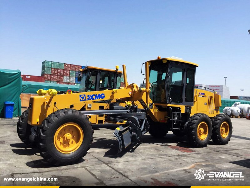 EvangelChina's tweet photo. 【#EvangelCases】On Jan 14th, 2019, 1 Unit @XCMGGroup #MotorGrader GR135 and 1 Unit #RoadRoller LTC6 and 1 Unit @SanyGroup1 #TruckmountedCrane SPS25000 were exported by Evangel to the Philippines.
➡️ https://t.co/HtEPcjK5zf
#XCMG #GR135 #constructionmachinery #LTC6 #crane https://t.co/P6np5XZCrd