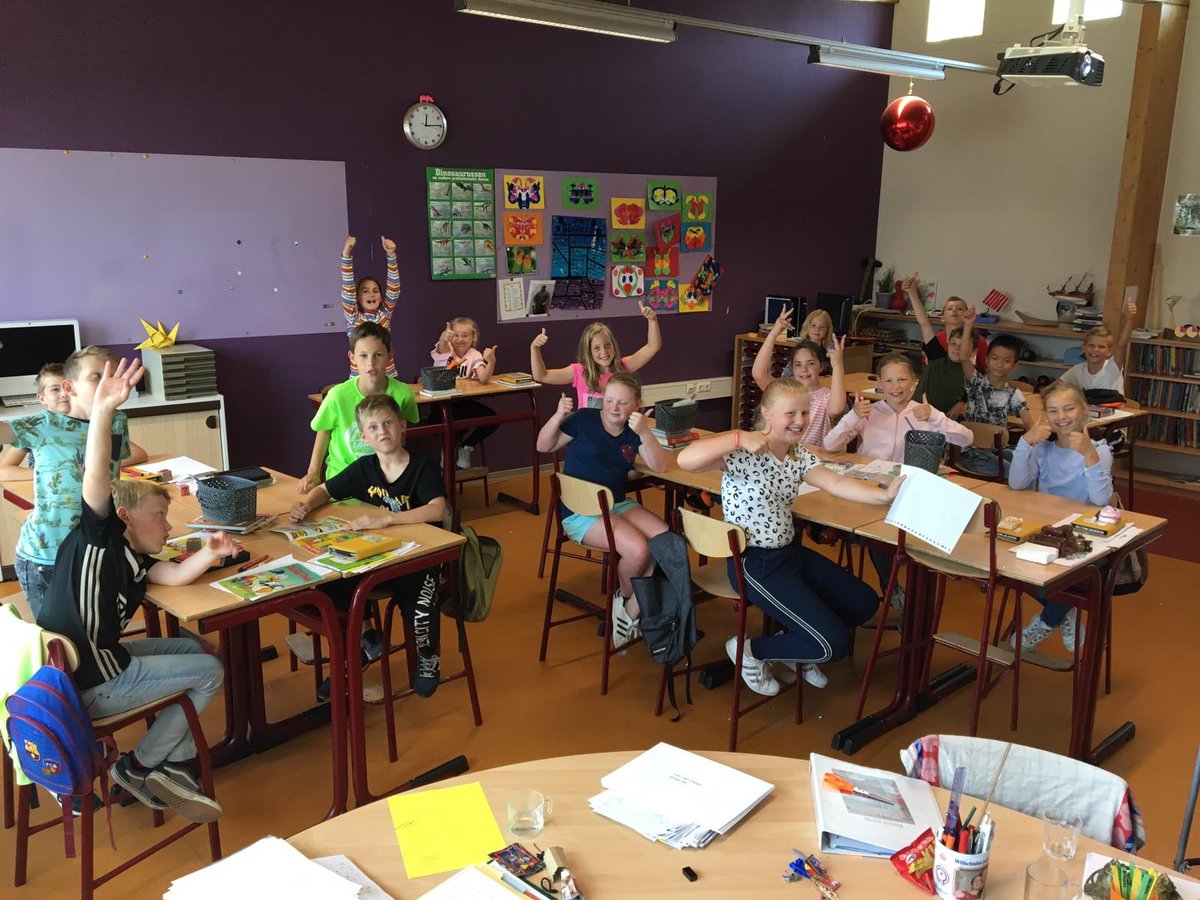 godfriednijs's tweet photo. Groep 6b maakt zich op voor de laatste week groep 6b. Vandaag zijn de nieuwe plekken zelf gekozen... dat zie je ook aan de verdeling jongens/meisjes😄 https://t.co/bmMM35G7NC