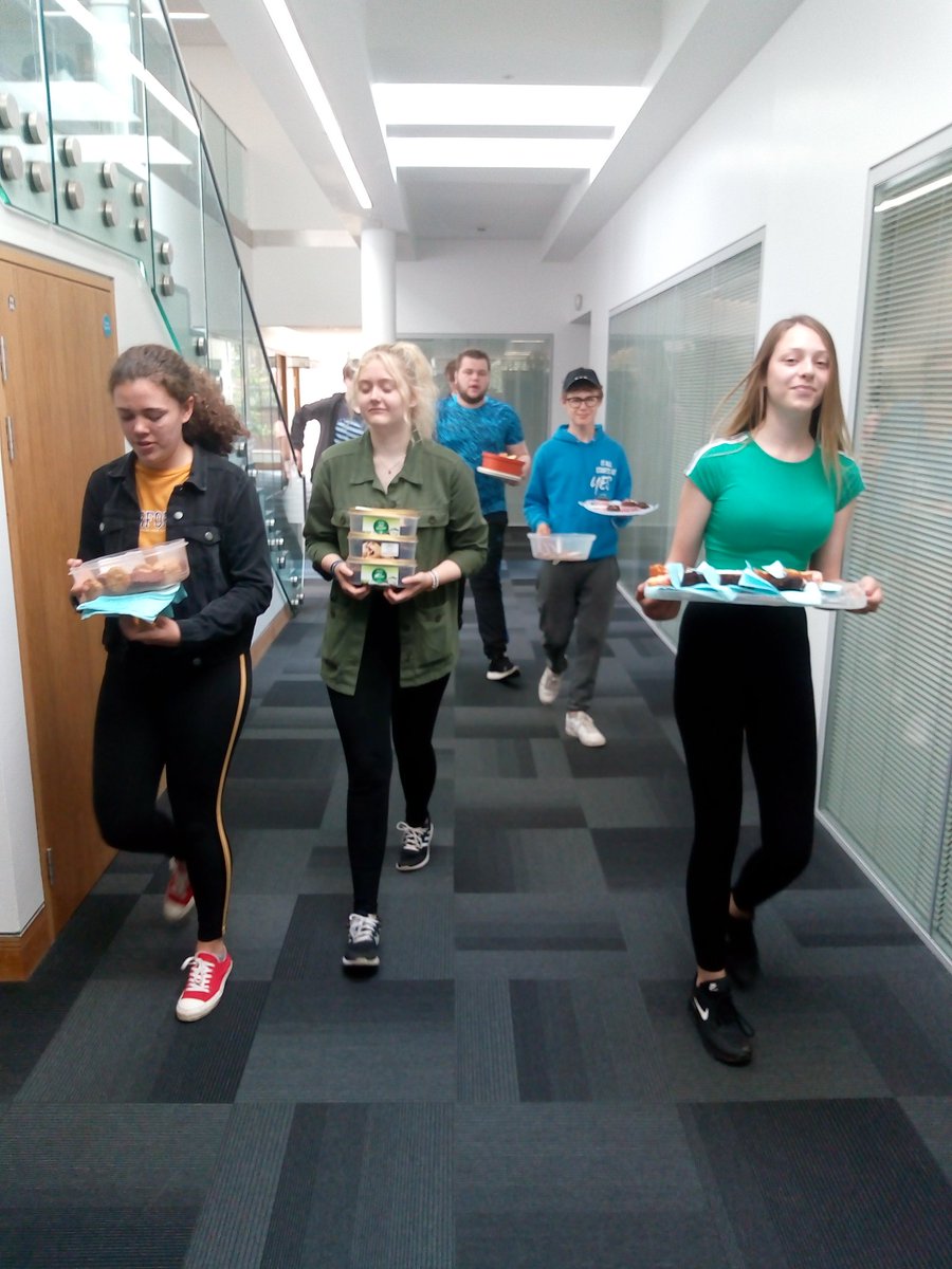 NCSWave2Team3's tweet photo. Our team working hard to sell cakes at Hull University for @macmillancancer to renovate the Macmillan garden at Castle Hill Hospital! 
#ncs #ncsyes #MacMillan #MakeADifference #buyourcakes #sellingcakes https://t.co/OcxH1HeAQg