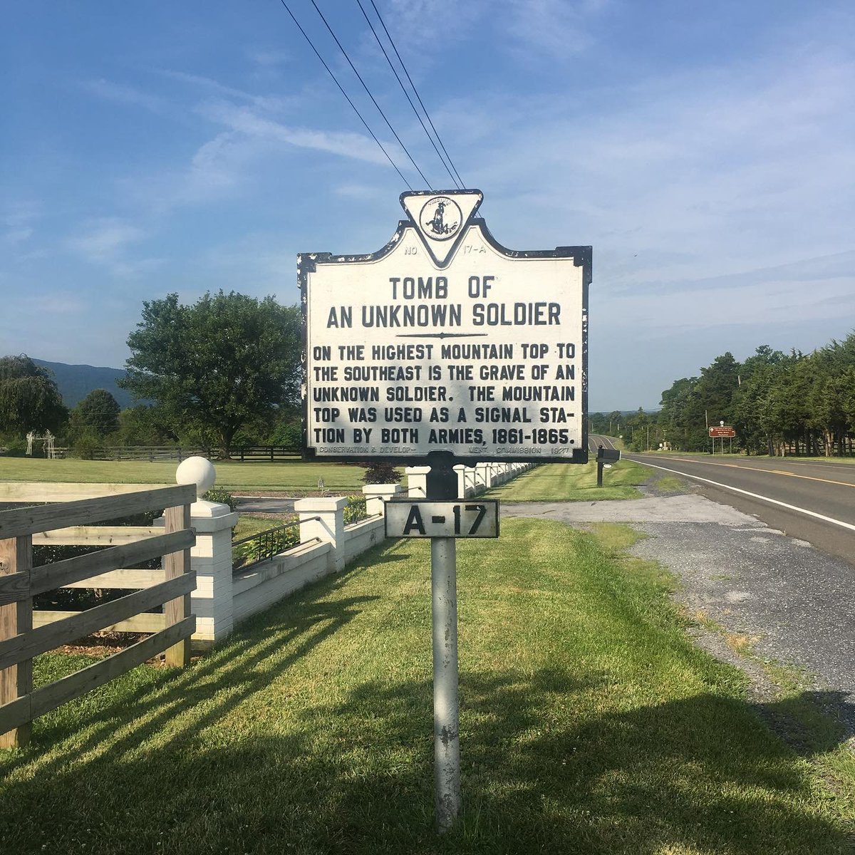 Somewhere near the top of Signal Knob an unknown soldier rests in a shallow gave, high above the Valley floor. His was one of many lives lost far from the battlefield over the course of the war. #historicmarker #readtheplaque #civilwarhistory #middletownva #cedarcreekbattlefield