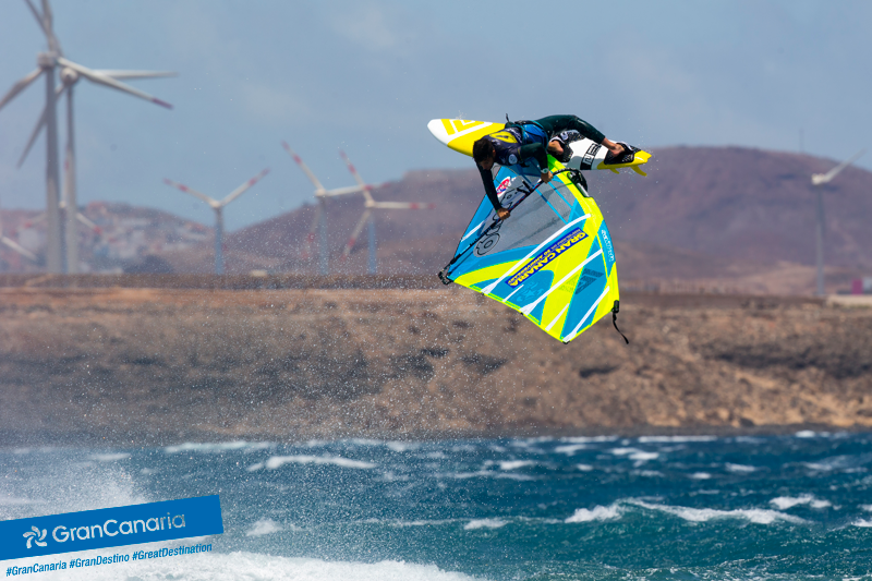 turismogc's tweet photo. Si quieres alucinar con un espectáculo en el mar, acércate a Pozo Izquierdo. Hasta el 21 de julio puedes disfrutar de la acción y el buen ambiente del @GCWindWavesFest. #GranCanaria #GranDestino https://t.co/31eQVsytDi https://t.co/4CbweYxiYV