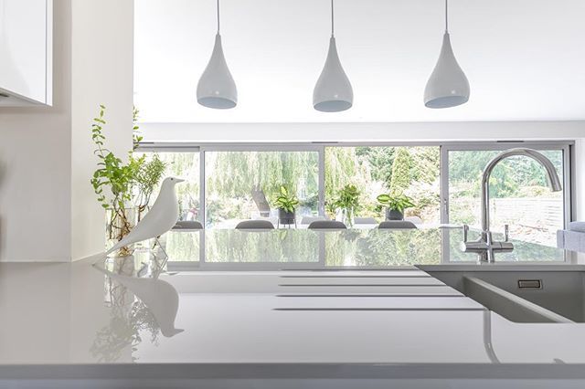 OpenhausK's tweet photo. willow | stone | glass 
@openhauskitchens .
.
.
.
#openhaus #rationalkitchen #kitchendesign #luxurykitchen #sussex #surrey #designinterior #interiordesign #architect #kitchenarchitecture #dreamkitchen #rationalkitchen #rationalfurniture #kitcheninspo #op… https://t.co/Pk9wr5tHb4 https://t.co/Y4xXvpvKZB