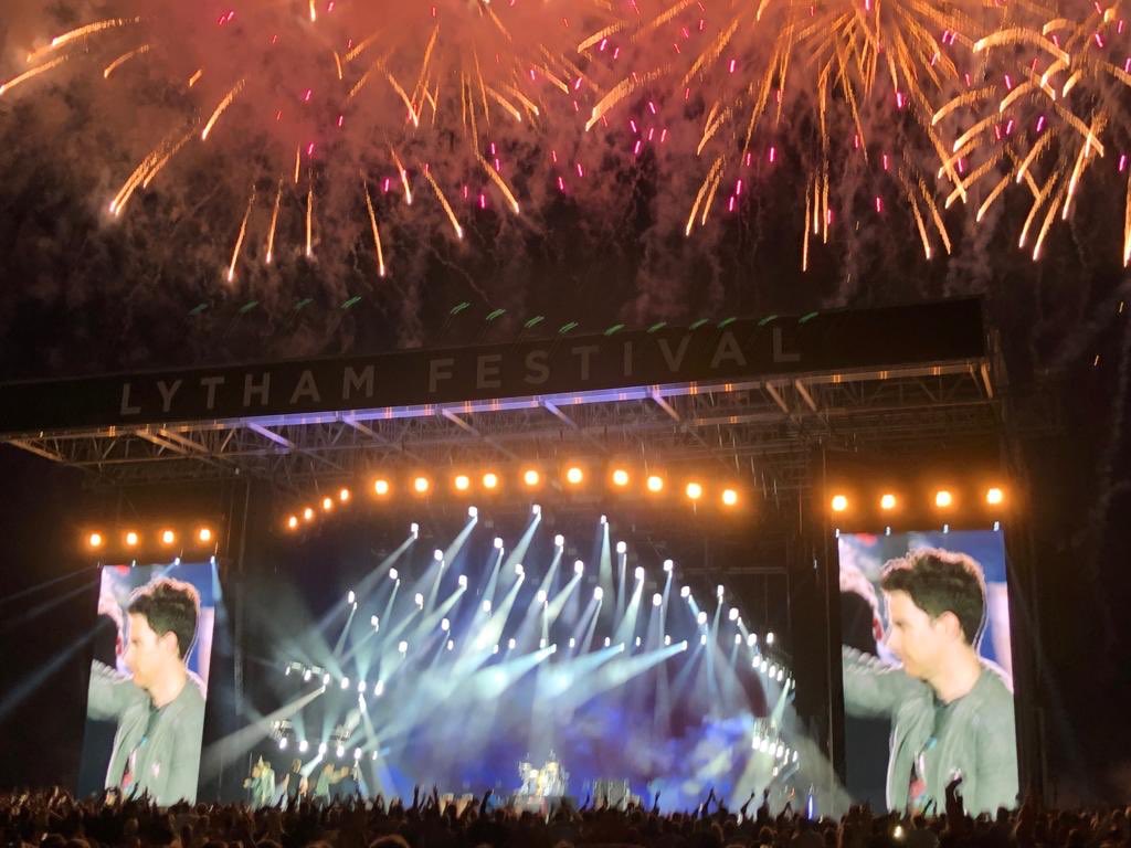 MissLeah_R's tweet photo. @stereophonics @LythamFestival thank you for an amazing night !! Never fail to entertain and offer an amazing show 💕💕💕one of the absolute best live acts I’ve enjoyed for 20 years now 😳#howold https://t.co/z88m9Na3OK