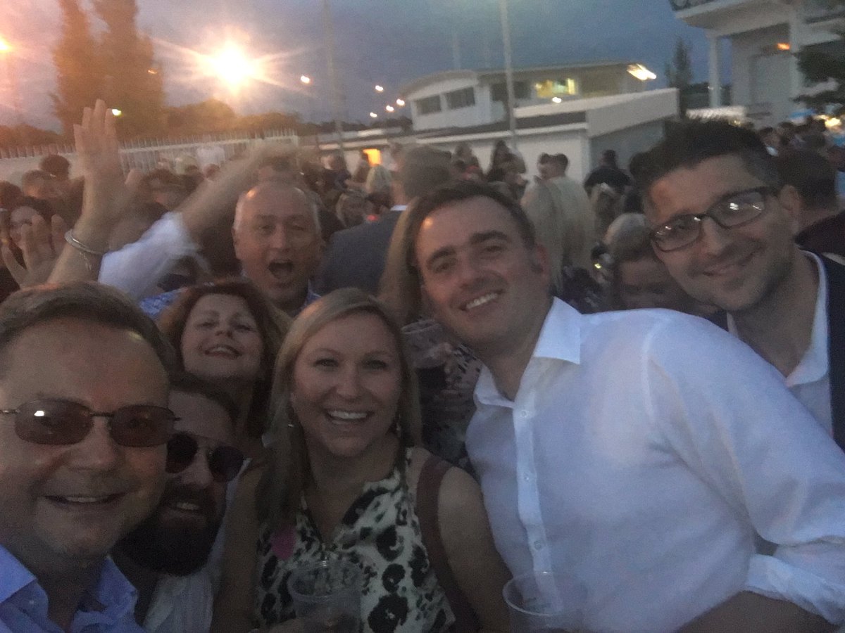 GarethHulmston's tweet photo. Fantastic day @EpsomRacecourse for @LussoTravel annual Southern #AgentPartners Raceday event. Big thank you to everyone who attended and to our fabulous hotel & airline partners who supported the day. ππππ»ππ»ππ» https://t.co/envzkvNldI