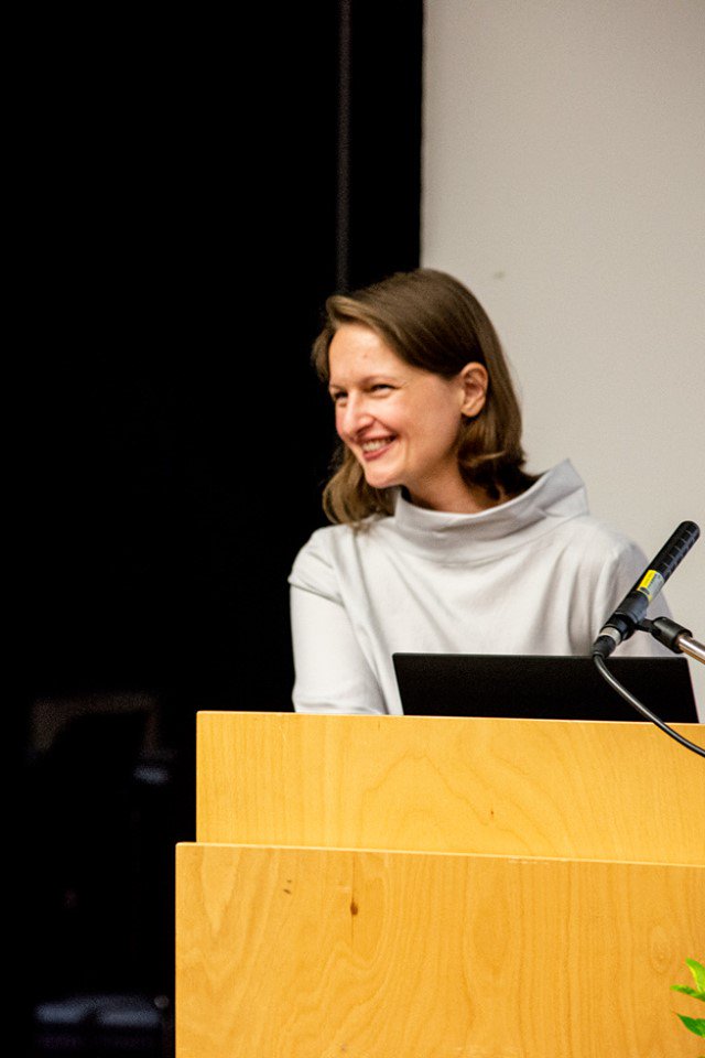 Salzburg_SAMBA's tweet photo. Virginie van Wassenhove on ordered time biases (alpha), egocentric mental time (&space) travel, real-time motor timing (beta @t_w_kononowicz ), and meta-time (alpha-beta PAC) @virginie_vw
#SAMBA2019
#SalzburgMindBrain https://t.co/orQen1kBiI