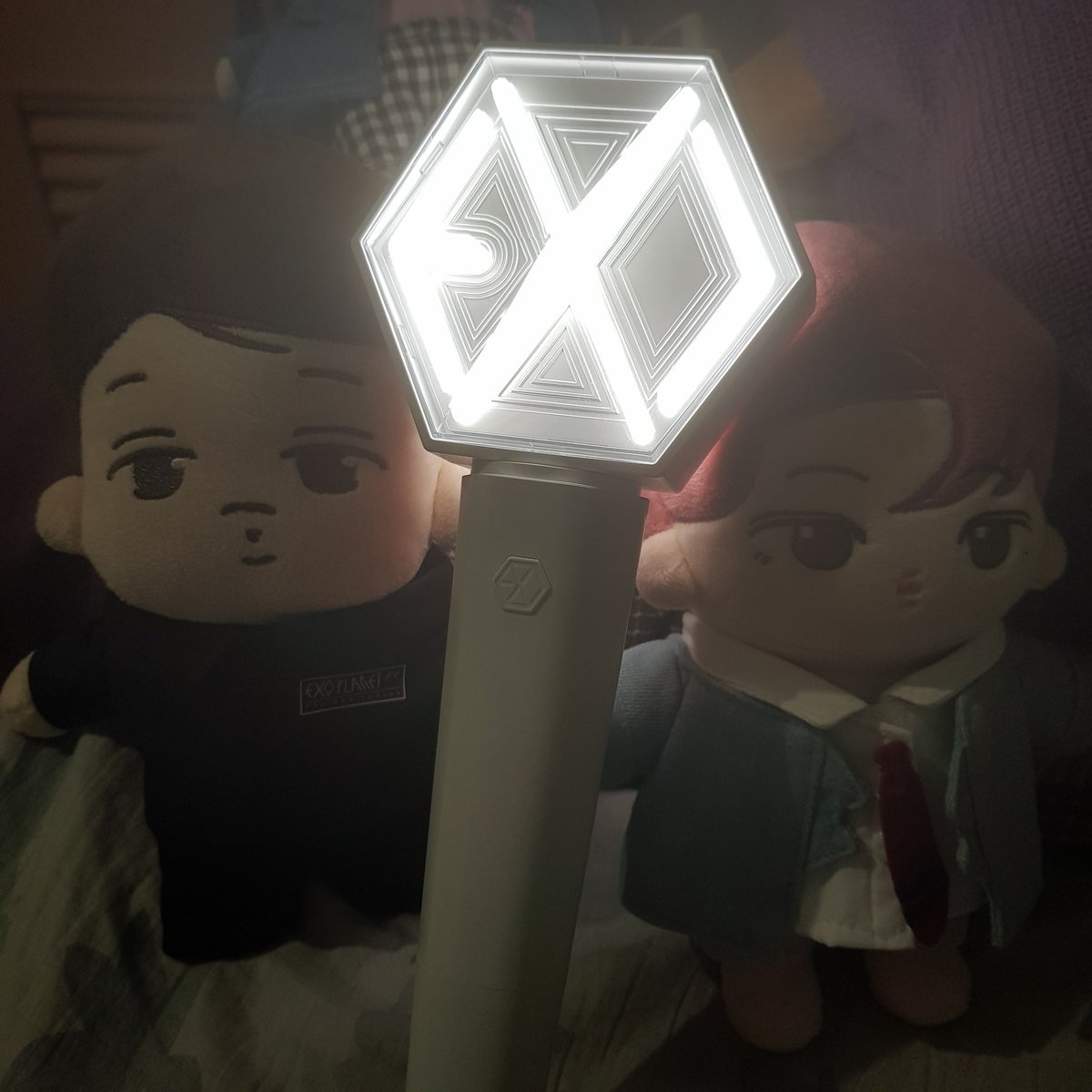 NamiTeruzaki's tweet photo. Concert mode on for Banini and Jungen wearing clothes from @EXO_ShoppePH #EXO_ShoppePHFeedbacks 

Banini is from @_yandoru #YDRFeedbacks
Jungen is from @SeoultifyPH #SPHFeedbacks https://t.co/iUVb9dsqhi