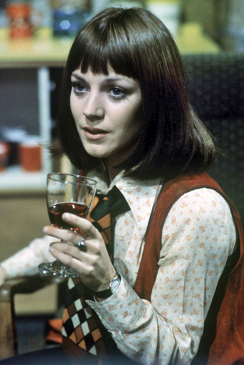 Talking Pictures Tv On Twitter 14 00 Rooms 1974 New Series