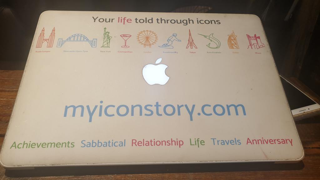 StartLicensing's tweet photo. Love how @myiconstory @lauralanelondon celebrates her #brand and #business !
#tabletakeover #custom #laptop
#fridaymeeting https://t.co/AoCYGpAnLK