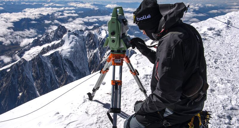5 Trends in the ever-evolving surveying profession. "The average age of surveyors is rapidly increasing," A fantastic and eye opening blog from <a href="/LeicaGeo_UKI/">Leica Geosystems UK & Ireland</a>, well worth a read! #GetKidsIntoSurvey #BeaSurveyor #surveylife #laserscanning #geomatics #pointclouds #teacher #career