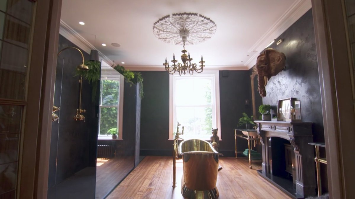 CSJbespoke's tweet photo. We're beyond thrilled to be featured on #OldHouseNewHome this week! A big thank you to Jawad and Charlie for trusting us once again, and we'd also like to thank @amazingtelly for the support, and @MrGeorgeClarke for his kind words on our craftsmanship! https://t.co/BmLwe08CSp