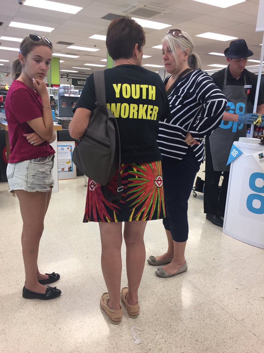 Petrolheadnelly's tweet image. Great talking to @coopuk members Sheila &amp;amp; Dorthy about their Co-op at our #JoinInLiveLocal event here in #Portchester. We will be here until 1pm. Feel free to come and have a cuppa and a chat.