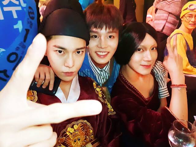 fuaniiy68's tweet photo. ไม่ได้แต่งมาคู่กันแต่มู้ดแมชกันจนงงไปหมด https://t.co/X9kzYTjQy8