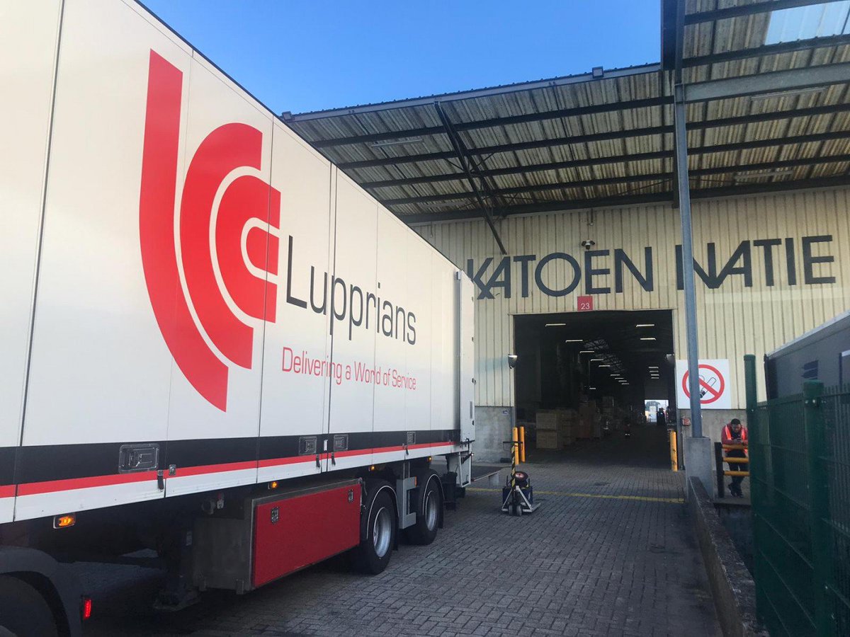Lupprians's tweet photo. 6 in the morning
Digital Radiography System (Antwerp harbour -> UZA Edegem, Antwerp):
https://t.co/A96GLUCEUb …
orderdesk@lupprians.nl / +31294458121
#lupprians #lupprianshq #luppriansnl #medicalservices #medical #healthcare #dedicatedtransport #installation https://t.co/6np2hO1qqE