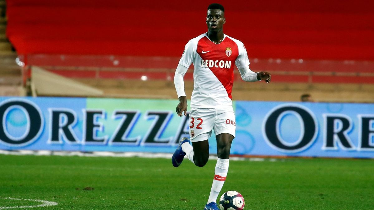 TalkingWolves's tweet photo. Wolves have informed AS Monaco that they would like to make a loan with option to buy offer for 18-year-old central defender Benoît Badiashile. [L’Équipe]

#WWFC #TalkingWolves https://t.co/W5Pxn8pnqA
