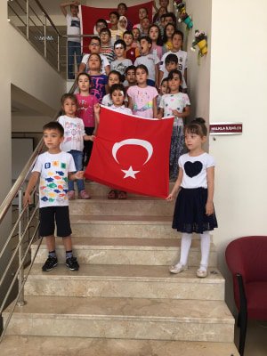 2011AYASLOKAL's tweet photo. ANKARA BÜYÜKŞEHİR BELEDİYESİ AYAŞ HANIMLAR LOKALİ"4-9 YAŞ YAZ KURAN-I KERİM KURSU"VE"10-14 YAŞ YAZ KURAN-I KERİM KURSU" ÖĞRENCİLERİMİZ VE HOCALARIMIZ İLE "15 TEMMUZ DEMOKRASİ VE MİLLİ BİRLİK GÜNÜNÜ" İSTİKLAL MARŞI İLE ANDIK.@emineko97923737 https://t.co/jl7lTbxmYQ