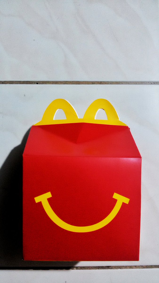 cianley_js's tweet photo. Happy Kiddo! 😁 #McDo #HapyMeal #TeenTitansGo https://t.co/94gQEKpknN