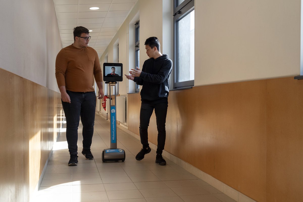 awabot's tweet photo. En cette veille de week-end du #14Juillet2019, nous saluons nos partenaires et clients français🇫🇷 qui innovent pour la bonne cause, en nourrissant les usages de la #téléprésence au service du lien social.
MERCI✨ pour votre confiance et bel été !
#techforgood #BeyondRobotics https://t.co/P1roVNUKp6