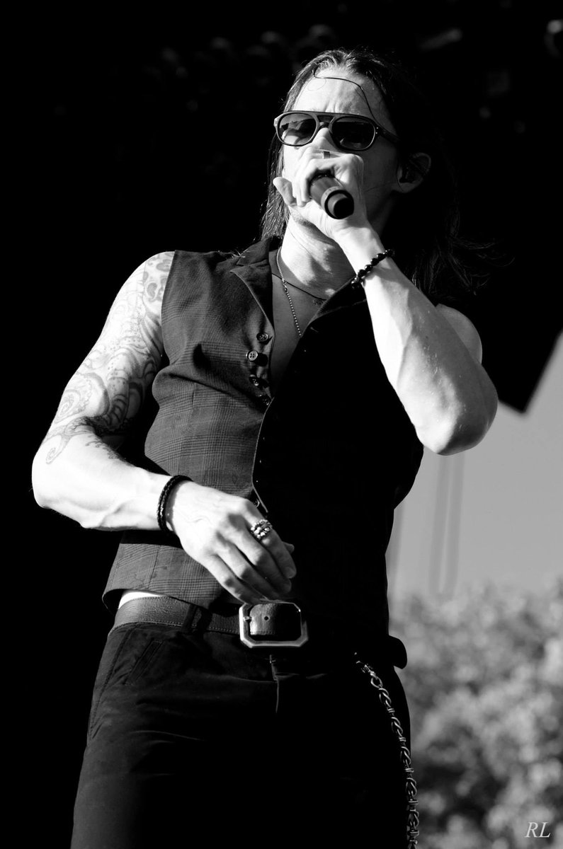 MylesKJunkies's tweet photo. #FlashbackFriday to that warm summer day in Ktown that changed my life forever... 💞🙏

@MylesKennedy #SMKC #WOF2014 #McLennenPark #BigMusicFest2014 💥🤟🎵🎶

Thx!:)📸👏 Raymond Lecourt RL #picsatetagged https://t.co/AGwrkCATnE