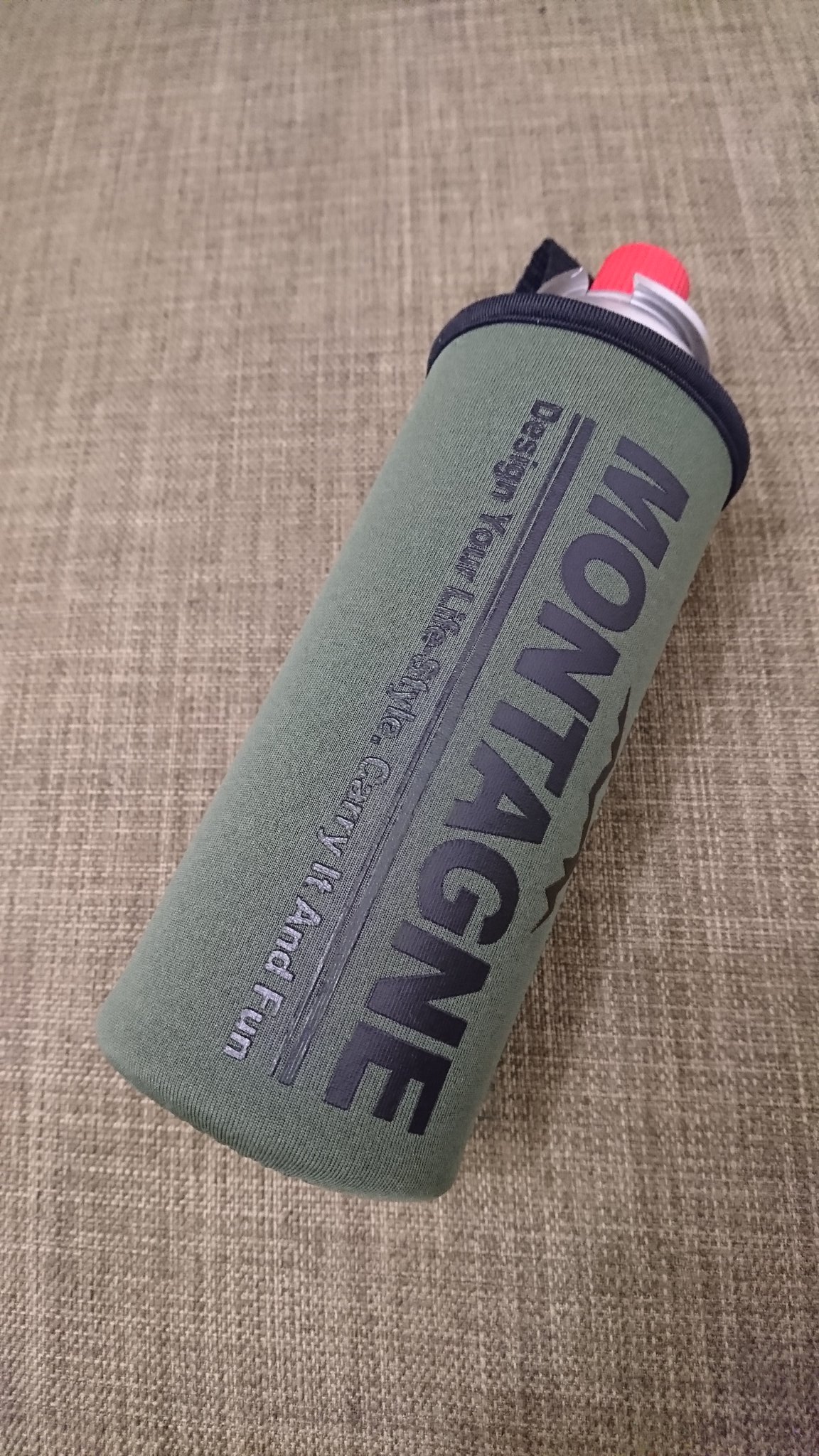 焚き火の隣のchivas Regal 在 Twitter 上 フォロワーさんが 100均のペットボトルカバーはcb缶 にピッタリ とツイートしているのを見て セリアで購入したカバーを試してみました たしかにジャストフィット W Cb缶カバー T Co Nvjacinf71 Twitter