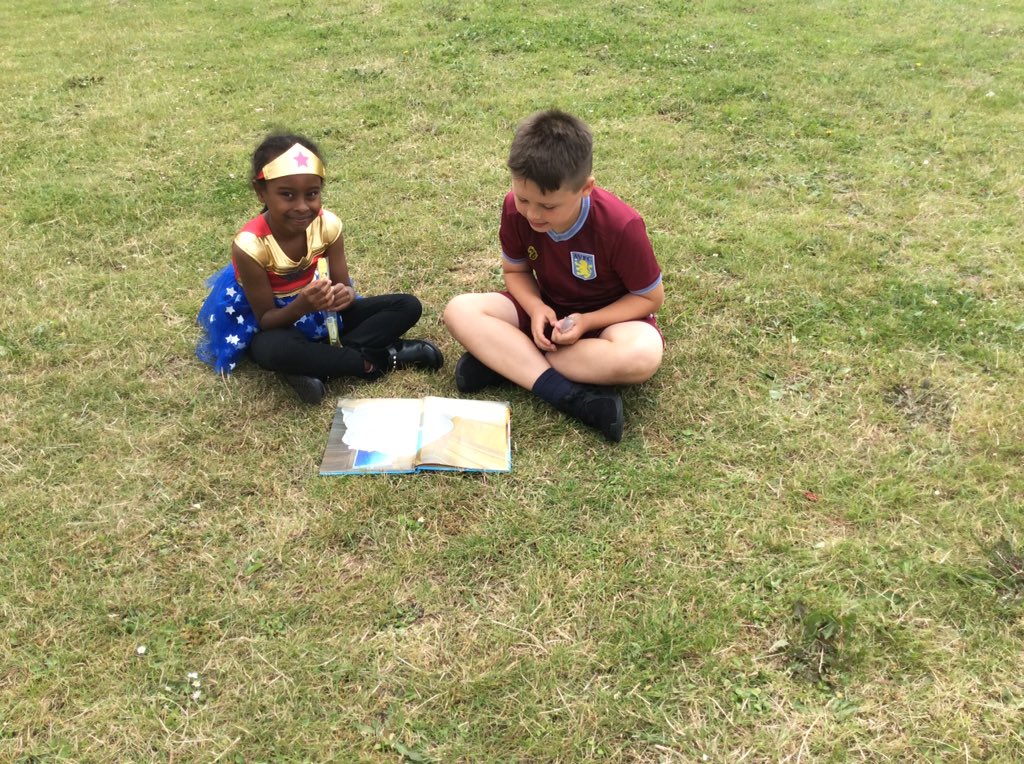 uptonrainbow's tweet photo. Enjoying some quality time with our buddies before they go to secondary school😍😁⭐️ @uptonclass2b18 @UptonClass6a18 @uptonclass6b18 https://t.co/LJ2mJcQX2A