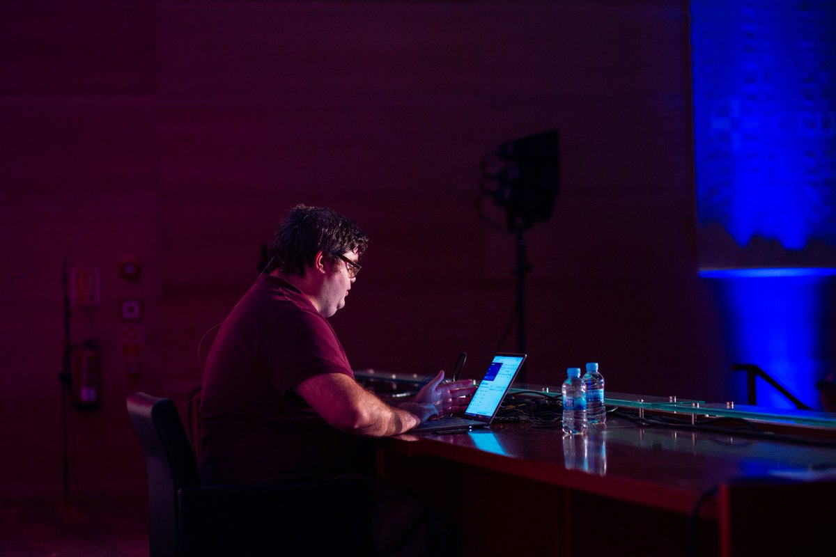 anderconal's tweet photo. RT dotNetConfSpain: We keep posting videos about #DotNet2019 on our YouTube channel #PlainTV. Click here if you'd like to see Ryan Nowak's talk about #Blazor! 📽️👉 https://t.co/IHQpOhadU9
#DotNetConfSpain aVerySpicyBoi https://t.co/mYWGWVVuWg. https://t.co/XUj6fYau5J