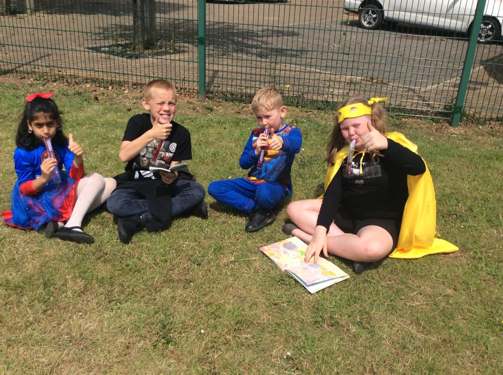 uptonrainbow's tweet photo. A few more photos 😍⭐️😀 Enjoying some quality time with our buddies before they go to secondary school😍😁⭐️ @uptonclass2b18 @UptonClass6a18 @uptonclass6b18 https://t.co/diE9OdWNMx