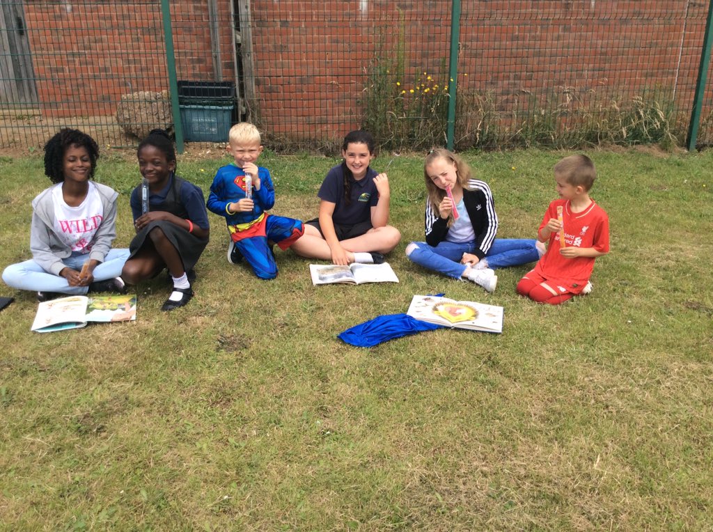 uptonrainbow's tweet photo. A few more photos 😍⭐️😀 Enjoying some quality time with our buddies before they go to secondary school😍😁⭐️ @uptonclass2b18 @UptonClass6a18 @uptonclass6b18 https://t.co/diE9OdWNMx