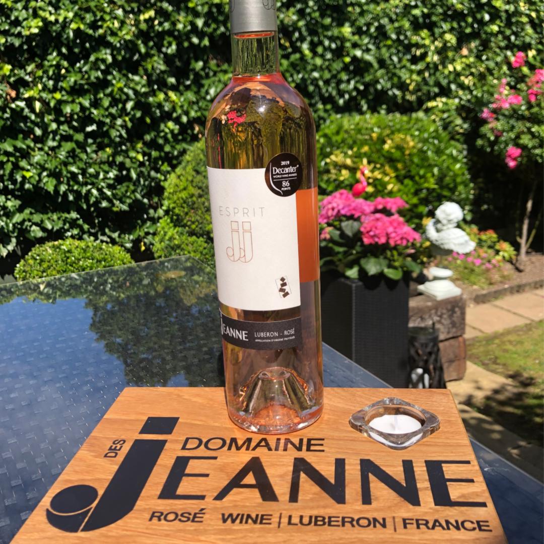 We are loving our new accessory from the #decanterworldwineawards2019!
#rosealltheway