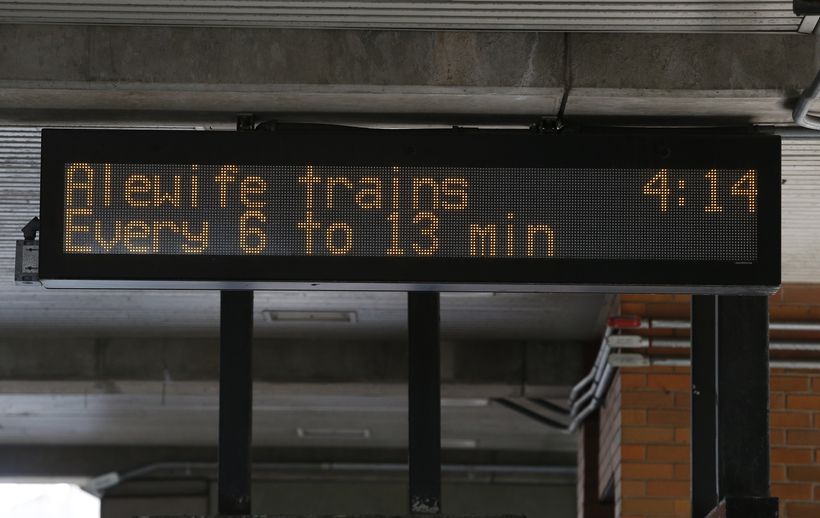 The Globe's <a href="/GlobeNewsEd/">Larry Edelman</a> is mad at the Red Line, but won't abandon it. bostonglobe.com/business/2019/…