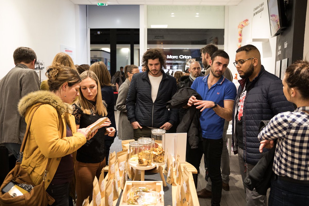 Demain soir la 3° boutique éphémère du LAB fermera ses portes… 
➡️ Si vous n'avez pas encore eu l'occasion d'y aller et de découvrir les produits et services des entrepreneurs c'est maintenant ou jamais !