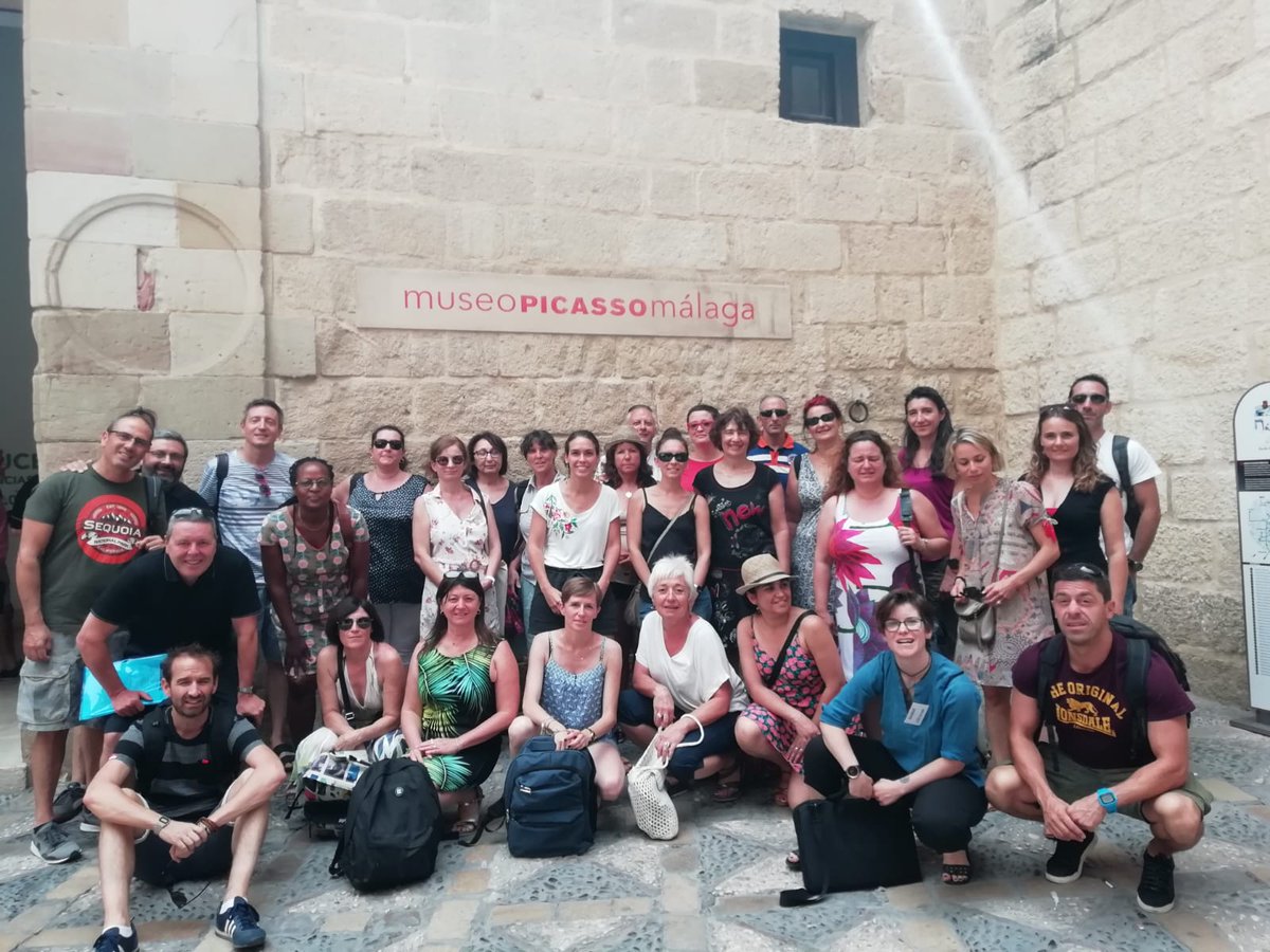 anabel_prieto's tweet image. Después de gramática y juegos en clase, un poco de cultura! #visitacultural al #MuseoPicasso #immersioncourse en #Malaga bonita con @LfeeEurope