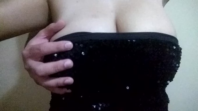 Sold! This vid is on fire! Huge tits teen groped https://t.co/Nhp5SHEpo7 #MVSales #ManyVids https://t<a href="/tag/manyvids"class="tags"><span>#manyvids</span></a><a href="/tag/mvsales"class="tags"><span>#mvsales</span></a>