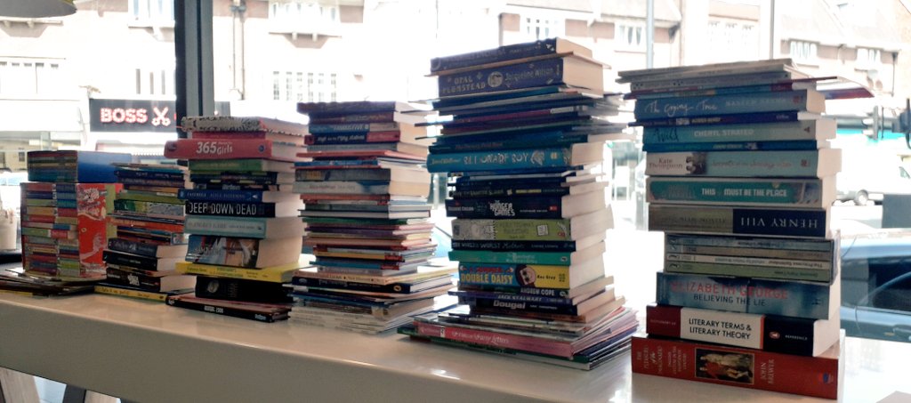 200 books bought! 📚📖❤❣😍Next stop? Post Office! <a href="/YIscheme/">Young Interpreters</a> <a href="/Nightingale_NTA/">Nightingale Academy</a> #EAL #outstandingstudents #booklovers #Reading #readingcommunity