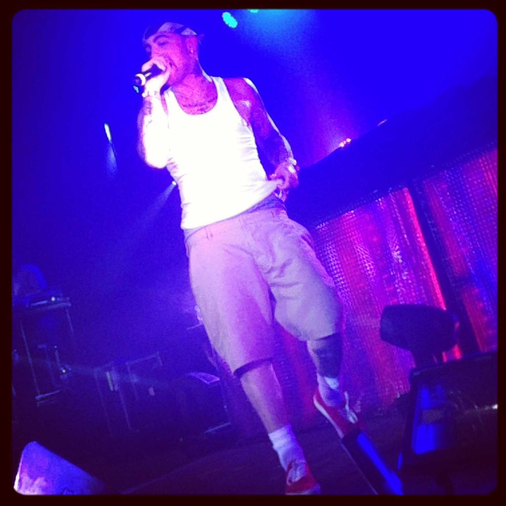 Rhawks9's tweet photo. #thespacemigrationtour was so dope! @MacMillerMemoir @MacsMacheads watching movies was 🔥🔥 live! https://t.co/EZnZzusGr3