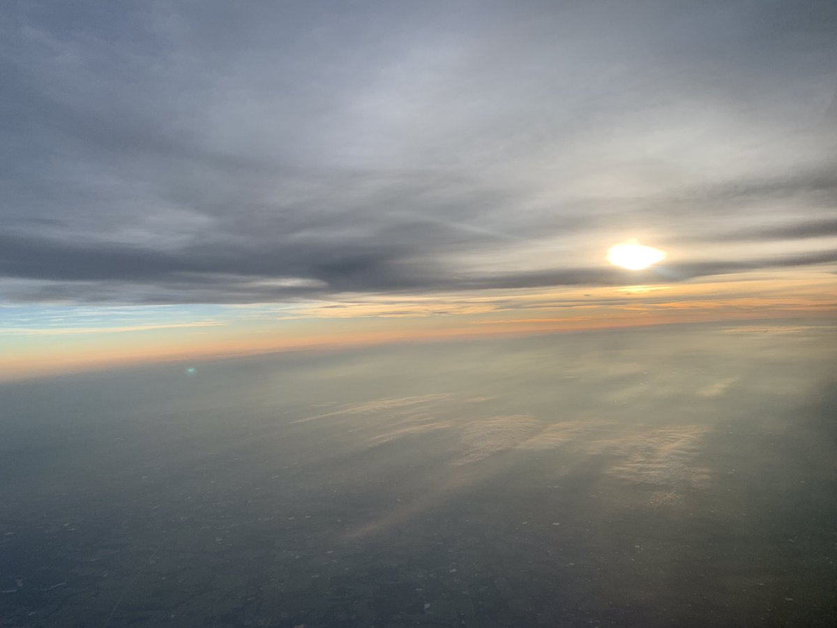 MarkMilliganDPT's tweet image. Good morning! 

Today is THE day. 

Yesterday is gone. Let it go.

Let today be the day you do the thing you put off doing yesterday because of fear or doubt.

Love more. Fear less. You are enough.

#IMovedToday #Pinksock #hcldr