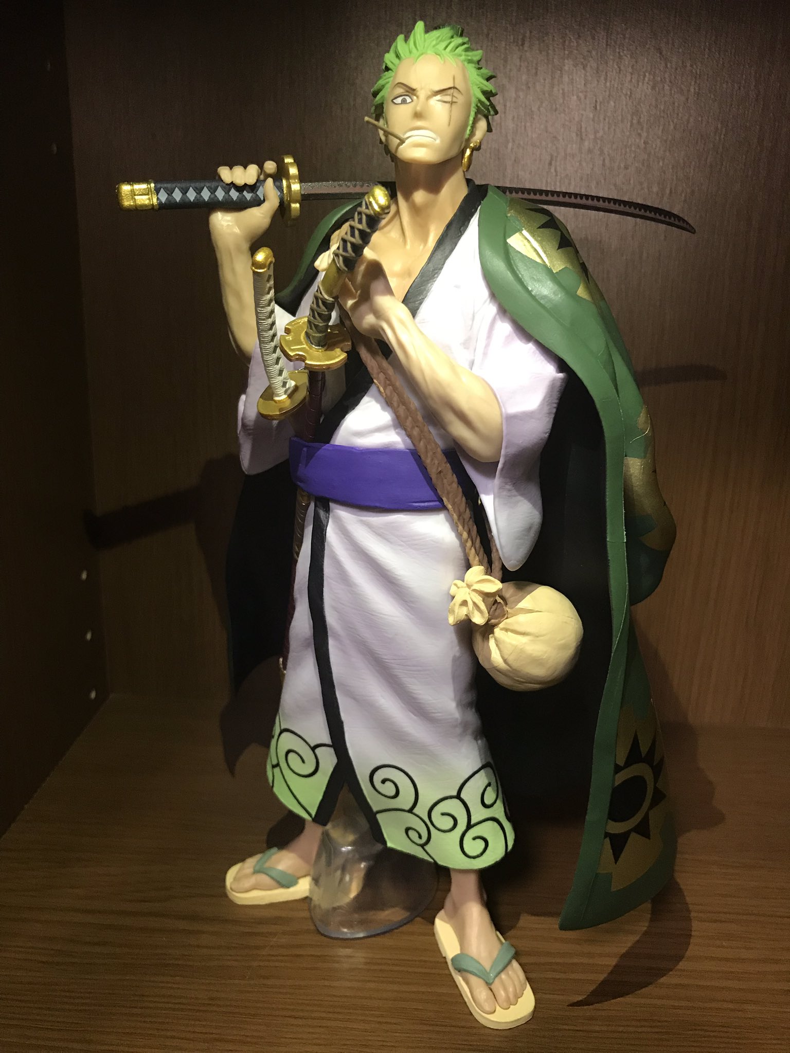 Kei One Piece垢 En Twitter B賞 ゾロ十郎フィギュア開封 やばい スーパーカッケー まず 表情がすごく似てる 上から目線なのが良いよね それから羽織りは緑を基調としてて 金の模様が入ってて豪華でかっこいい Kei One Piece垢 En Twitter B賞 ゾロ十郎フィギュア開封 やばい スーパーカッケー まず 表情がすごく似てる 上から目線なのが良いよね それから羽織りは緑を基調としてて 金の模様が入ってて豪華でかっこいい