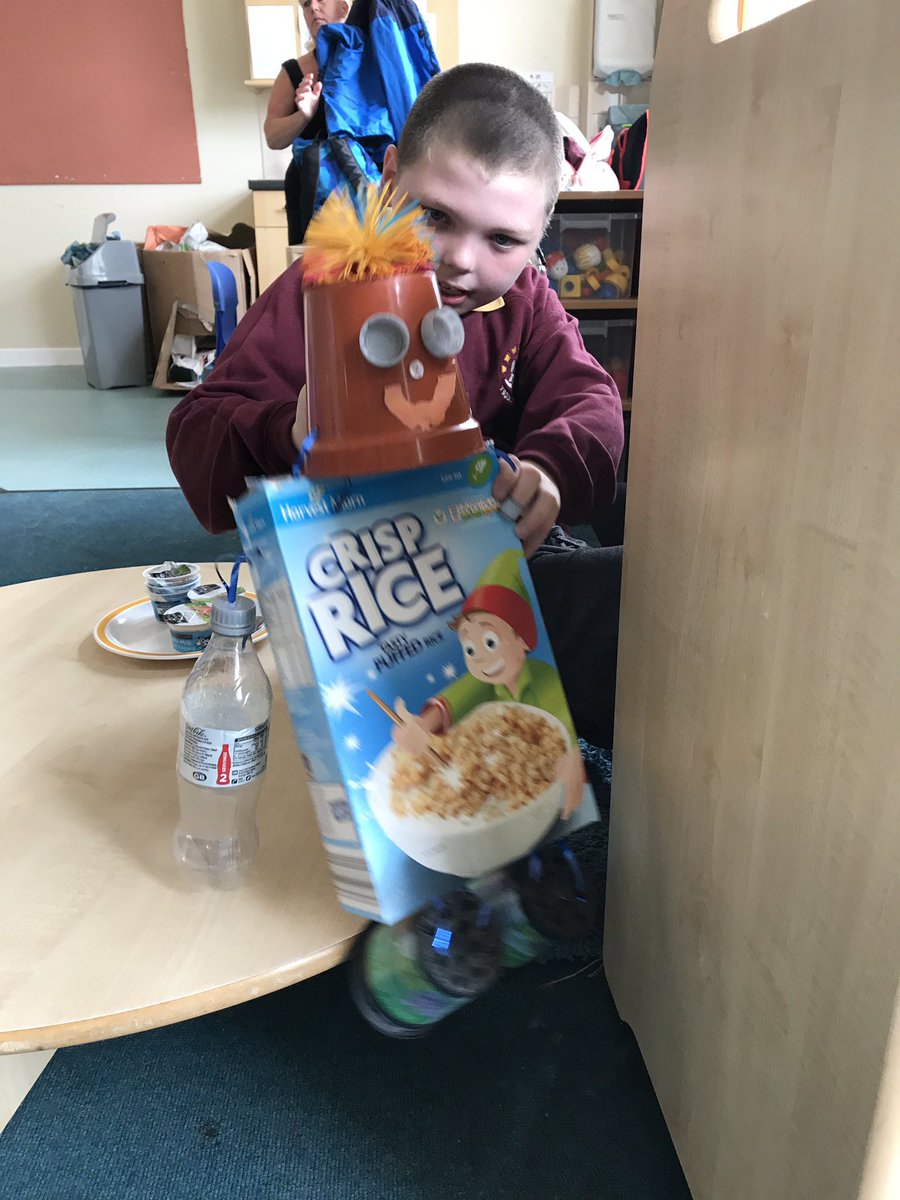 YsgolPenCoch's tweet photo. An Eco Man for our Eco art display next week. #hawksclass https://t.co/3wJQ6iBvJh