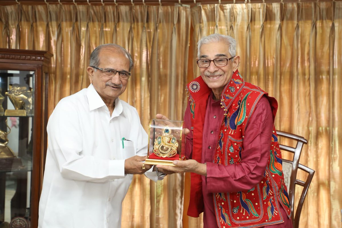 imBhupendrasinh's tweet photo. ઘણા લાંબા સમય પછી ગુજરાતને મળેલા વિદ્વાન ગવર્નર સાહેબની 5 વર્ષની બંધારણની મુદત આગામી તારીખ 16મી જુલાઈએ પૂર્ણ થાય છે. એક વિદ્વાન અને પ્રખર શિક્ષણશાસ્ત્રી તરીકે સળંગ 5 વર્ષ સુધી શિક્ષણ વિભાગને મળેલા માર્ગદર્શનનો આભાર વ્યક્ત કર્યો અને તેમના તંદુર���્ત લાંબા જીવન માટે શુભેચ્છા પાઠવી. https://t.co/8aP287Vf49