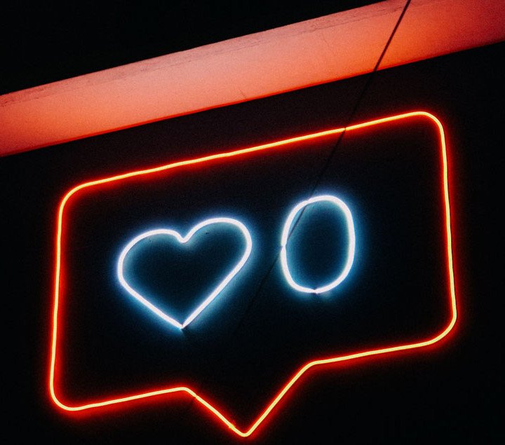 cap_com's tweet photo. « Les réseaux sociaux font partie de la panoplie des outils de #communication depuis 1 bon moment. Mais l'utilisation de Facebook, Twitter ou Instagram n’est pas encore reconnue à sa juste valeur. » Ce besoin de reconnaissance ! Par @cervasky https://t.co/a6GLSttOI1 #compublique https://t.co/UlI6JWZvvG